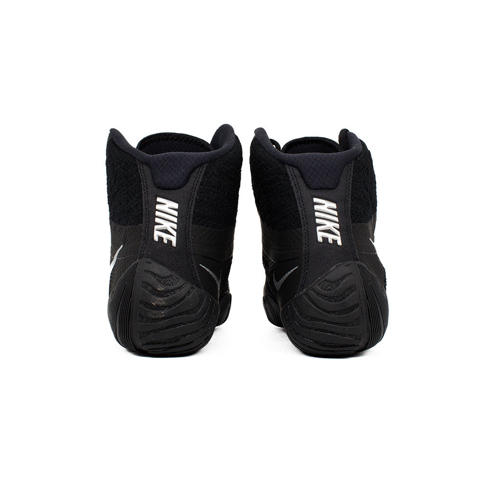 Nike Tawa, Negro