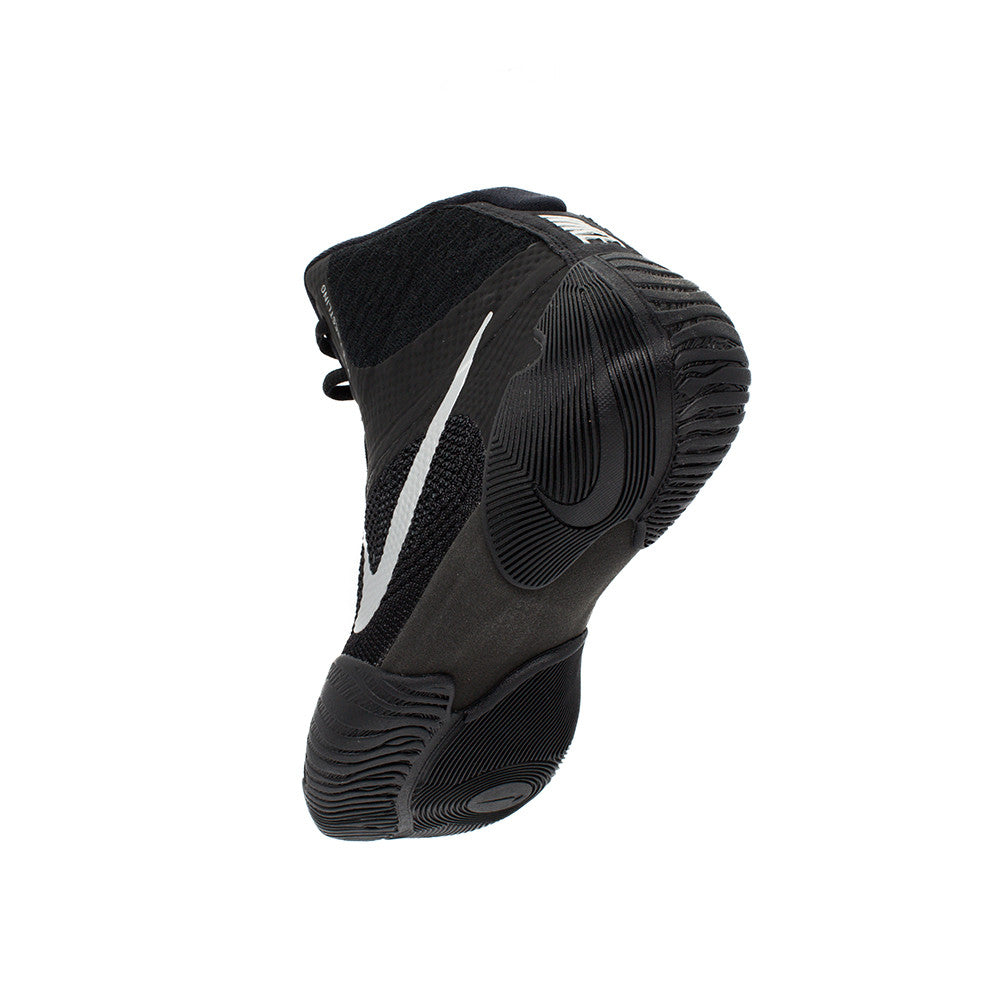 Nike Tawa, Negro