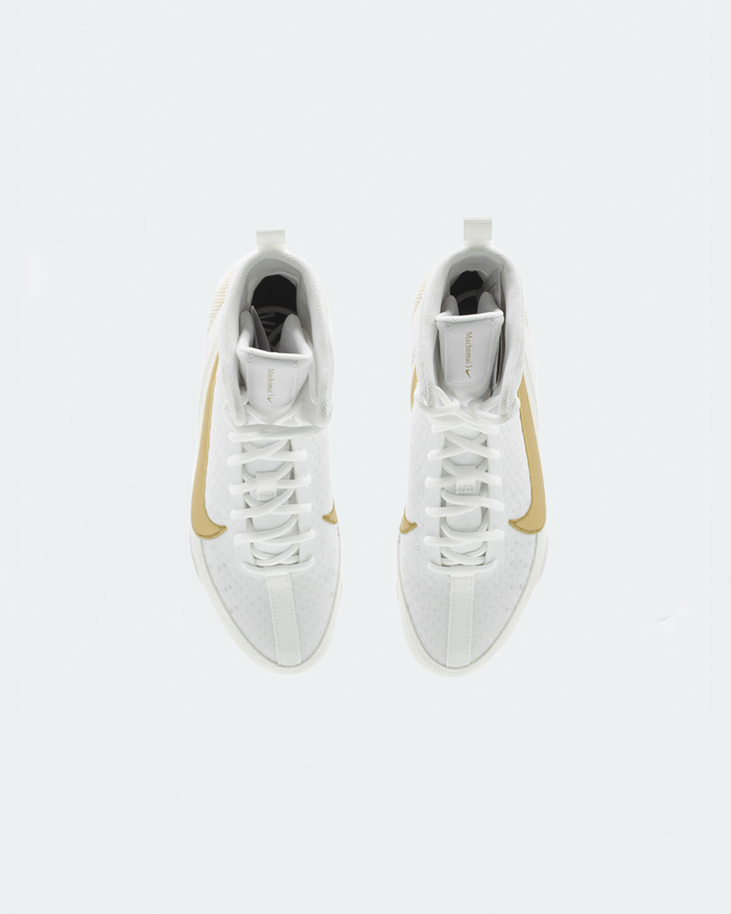 Nike Machomai 3, Dorado